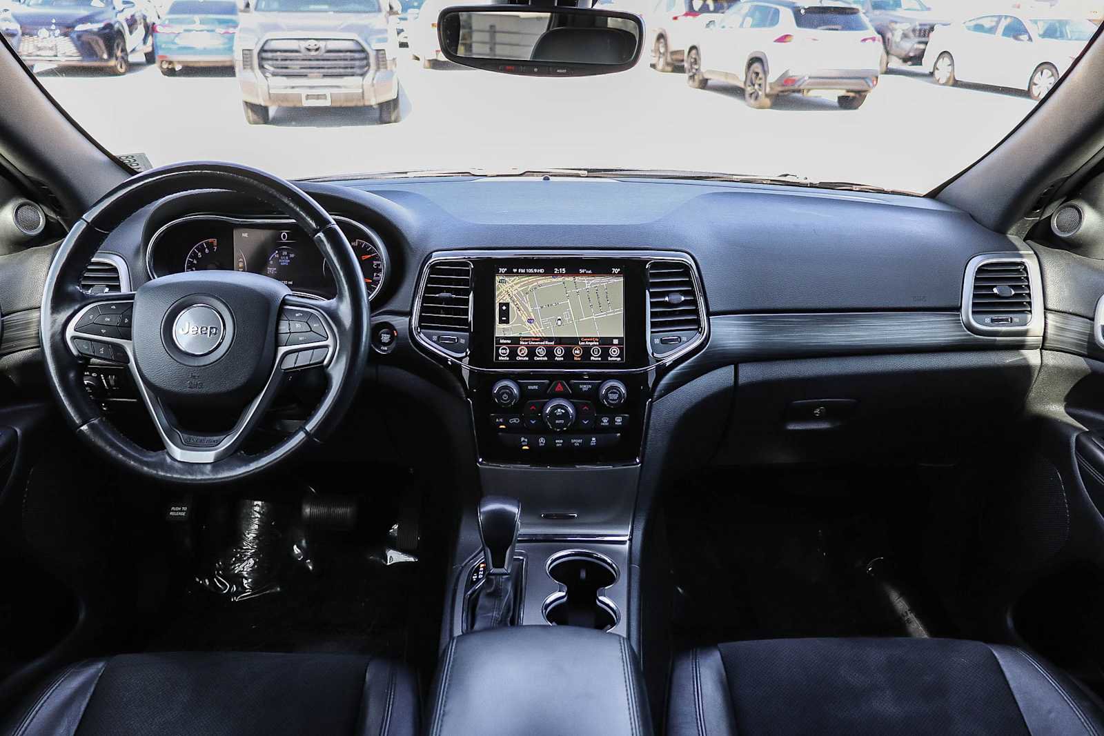 Used 2022 Jeep Grand Cherokee Laredo X image 12