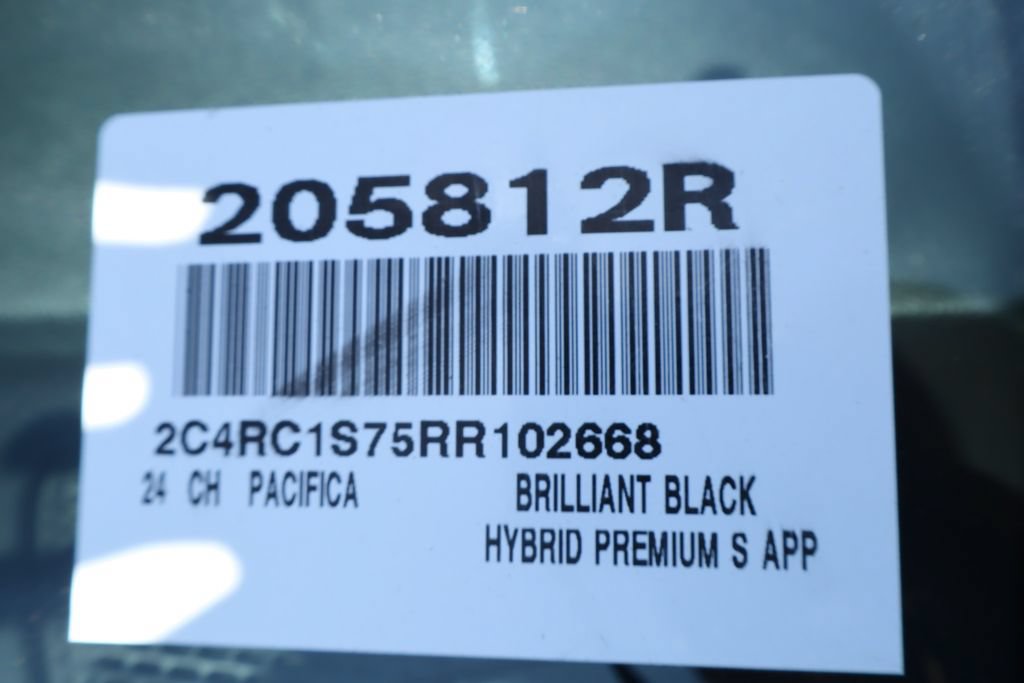 Used 2024 Chrysler Pacifica Premium FWD image 40