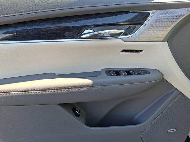 Used 2020 Cadillac XT6 Premium Luxury image 12