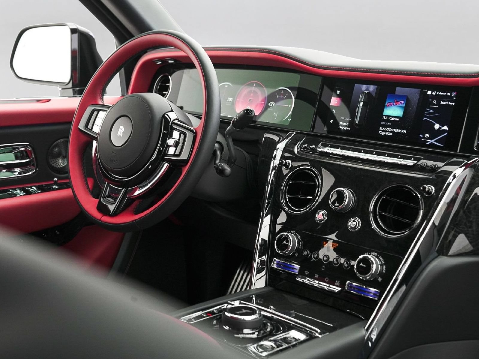 Certified 2025 Rolls-Royce Cullinan AWD/4WD image 40