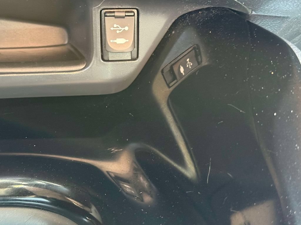 Used 2019 Toyota C-HR XLE FWD image 19