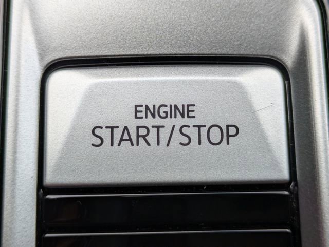 Certified 2025 Volkswagen Atlas Peak Edition SE image 32