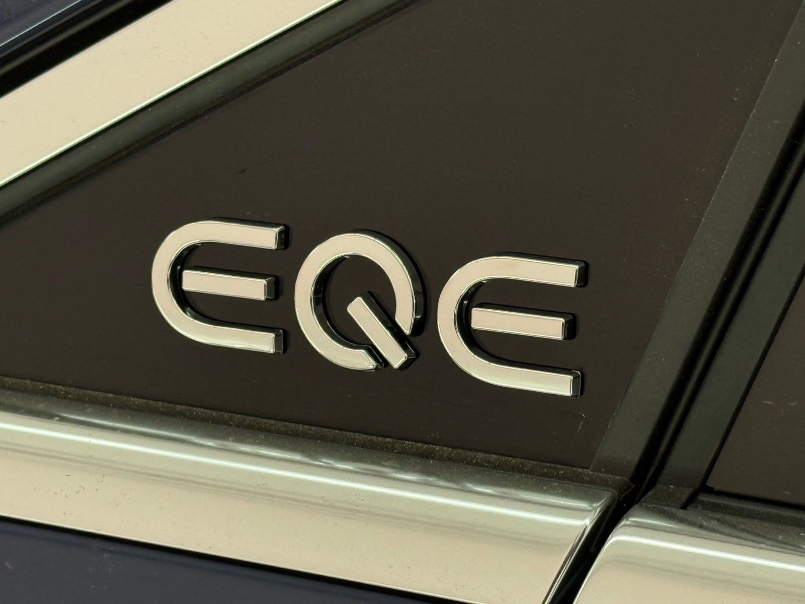 New 2027 Mercedes-Benz EQE 320 4MATIC SUV image 32