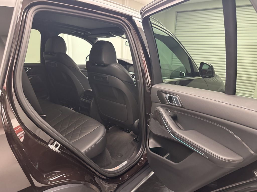 Used 2023 BMW X5 xDrive45e image 7