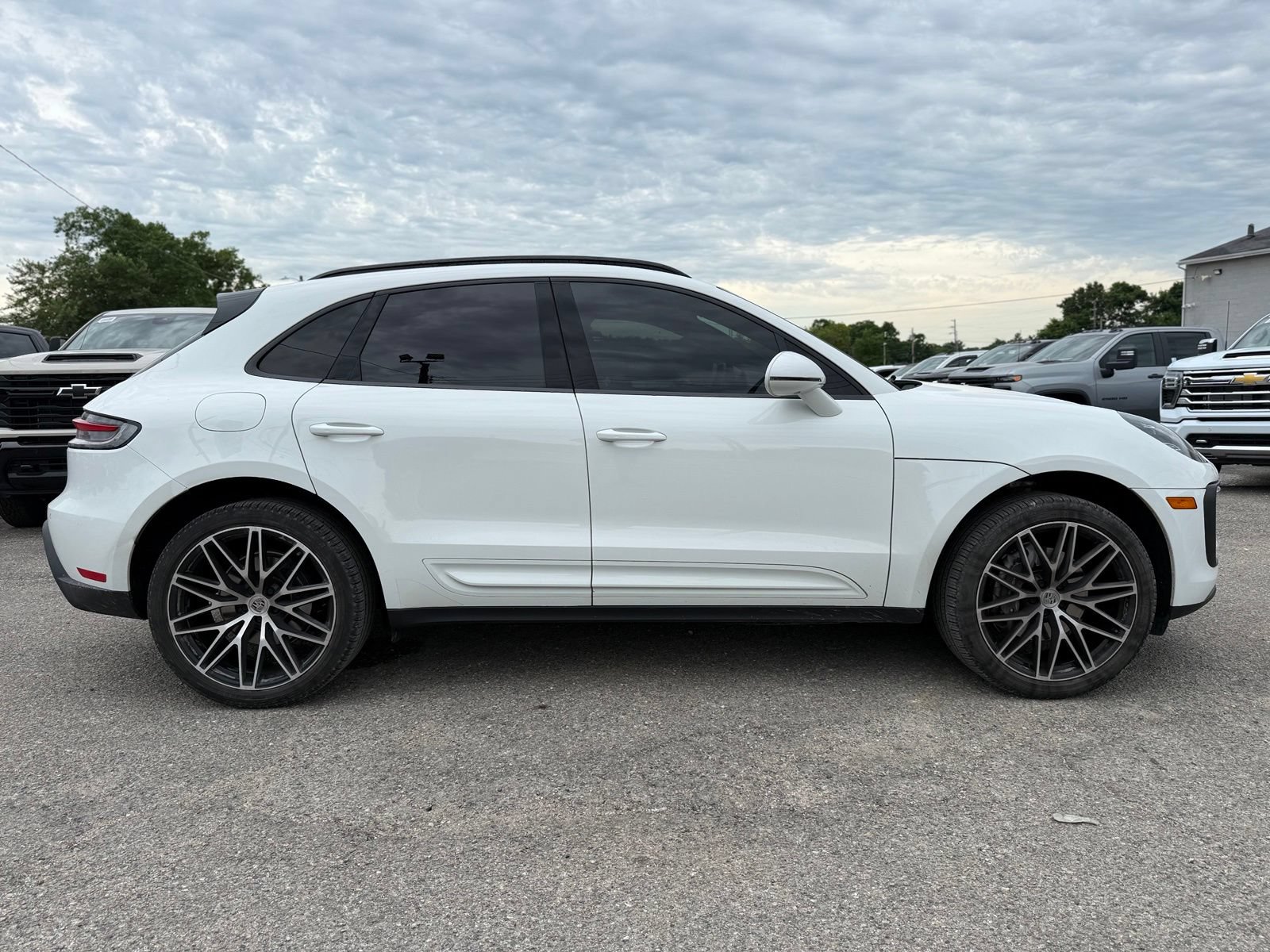 Used 2023 Porsche Macan AWD/4WD image 7
