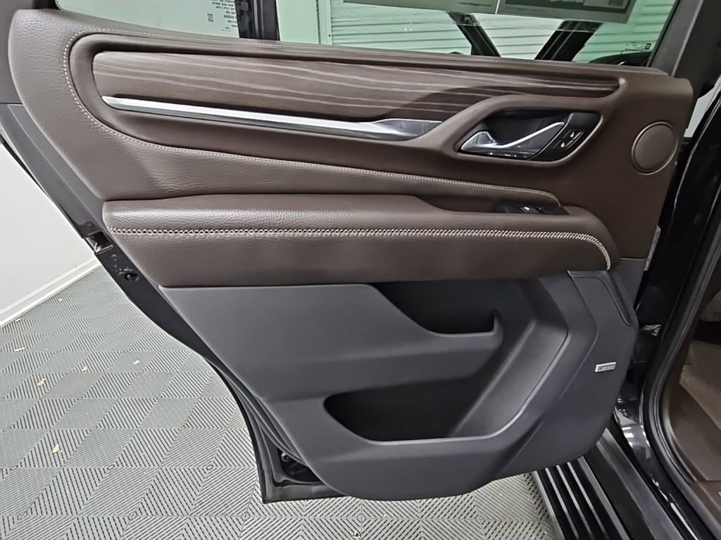 Used 2021 GMC Yukon Denali w/ Denali Premium Package image 39