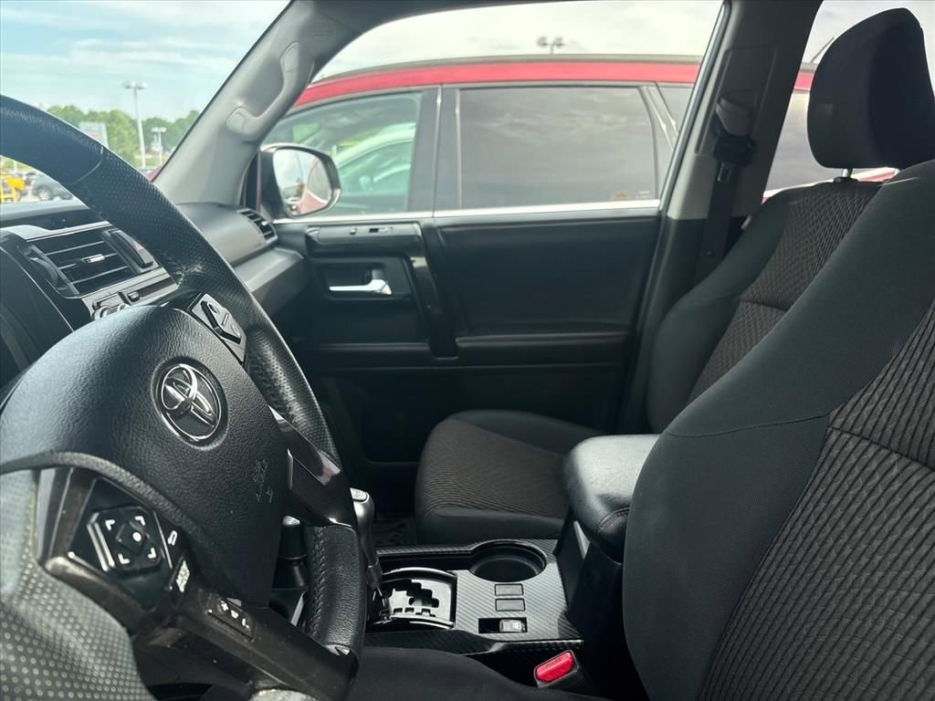 Used 2018 Toyota 4Runner TRD Off-Road AWD/4WD image 15