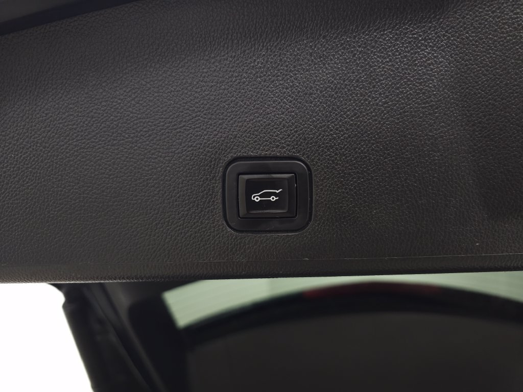 Used 2016 Cadillac SRX Luxury w/ Driver Awareness Package FWD image 6