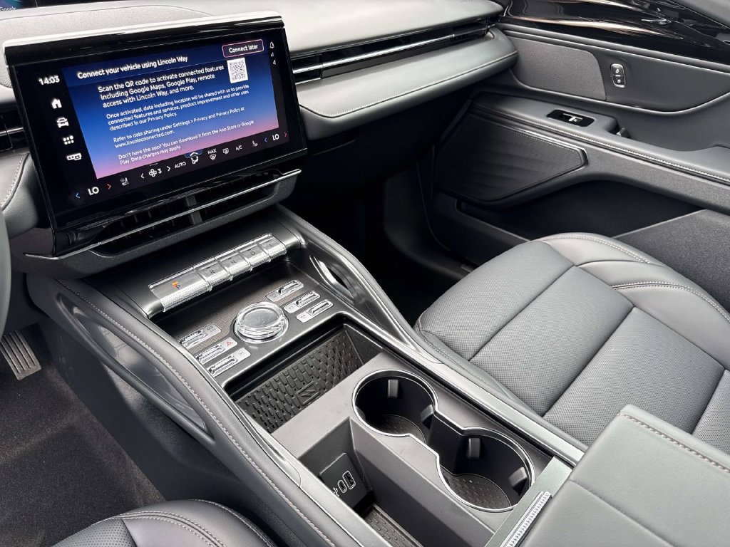 New 2026 Lincoln Nautilus Premier AWD/4WD image 24