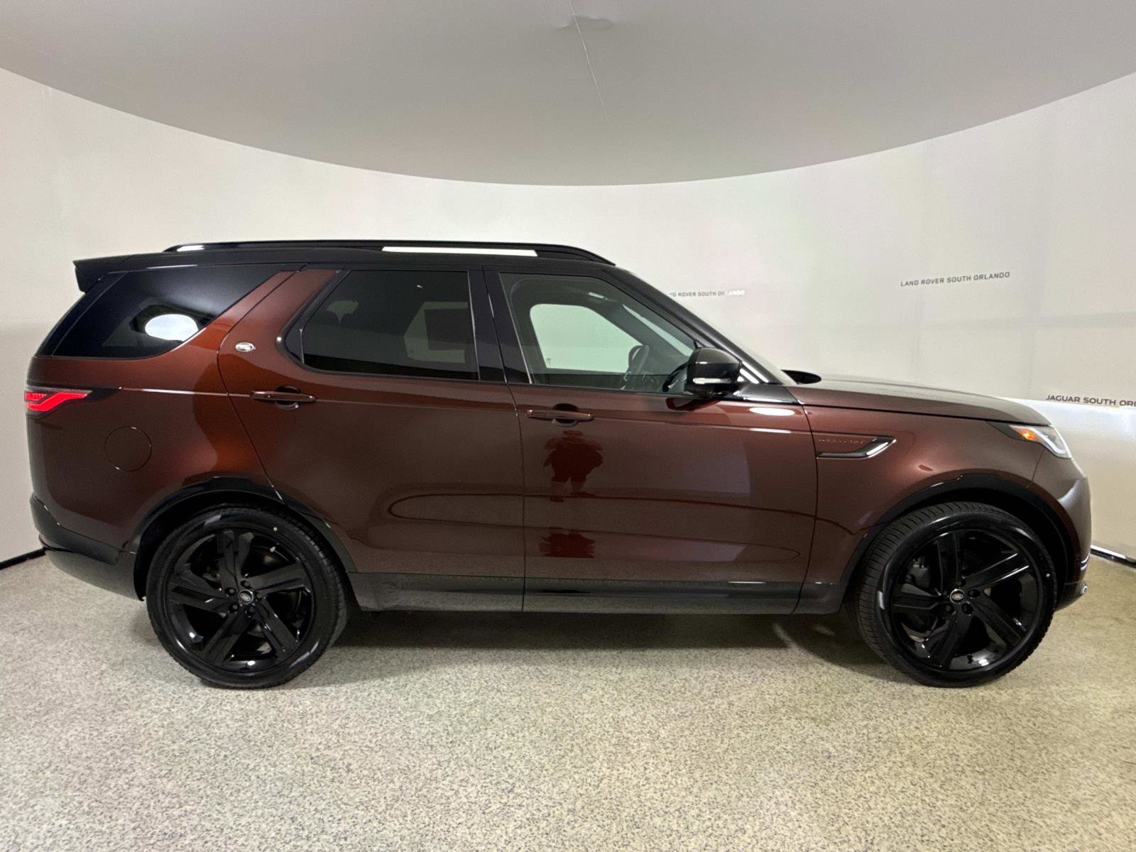 New 2026 Land Rover Discovery Limited Edition AWD/4WD image 5