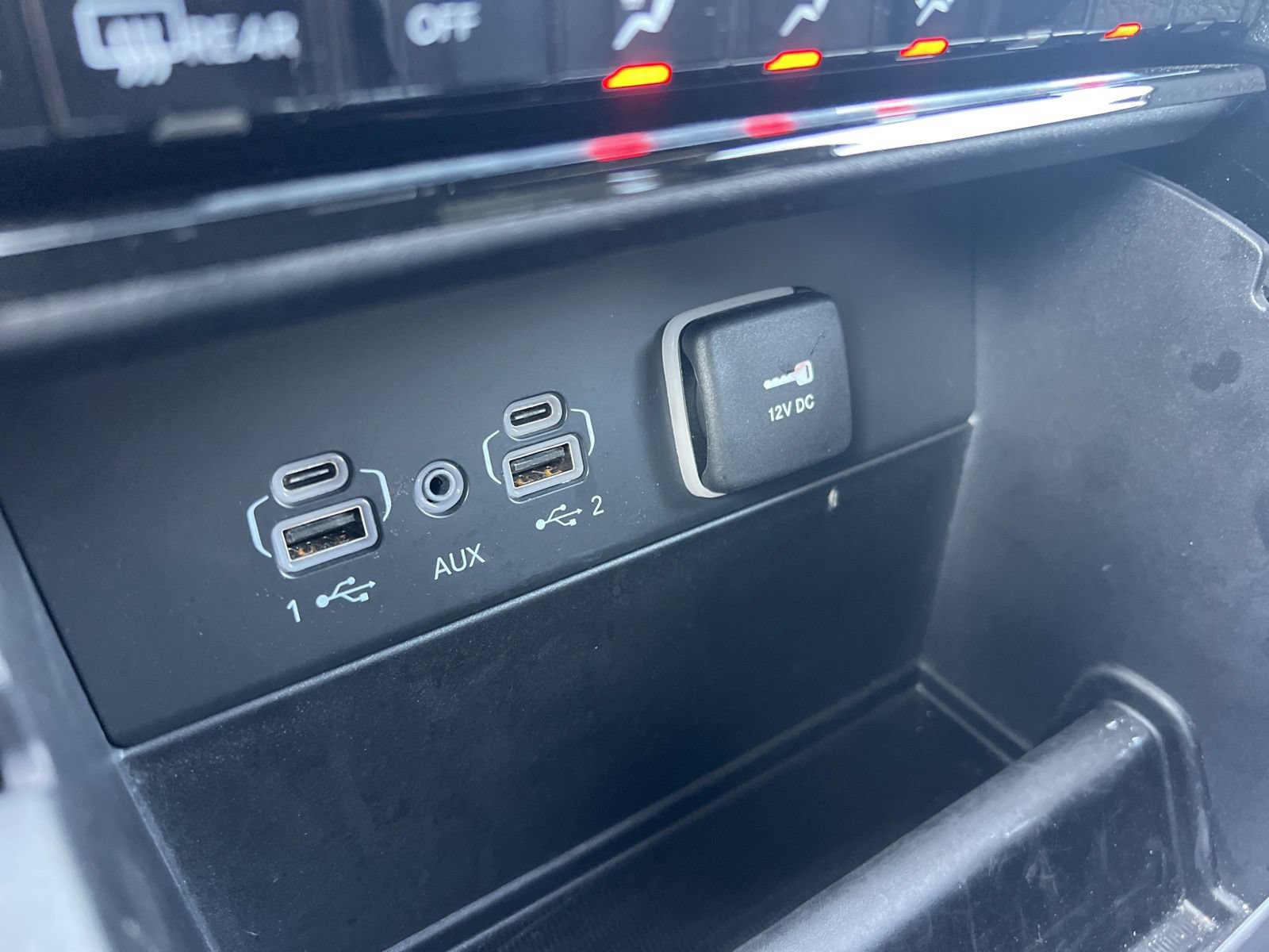 Used 2025 Jeep Grand Cherokee Summit AWD/4WD image 22