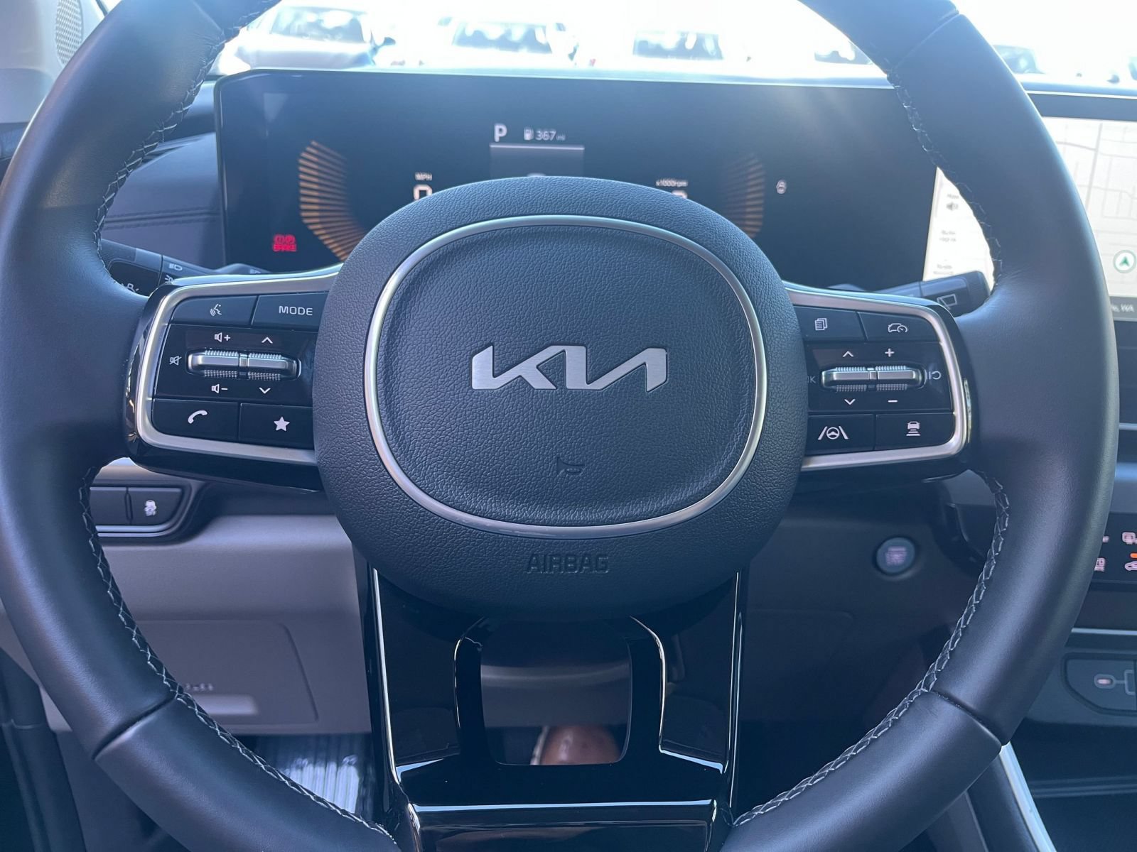 Used 2026 Kia Carnival FWD image 30