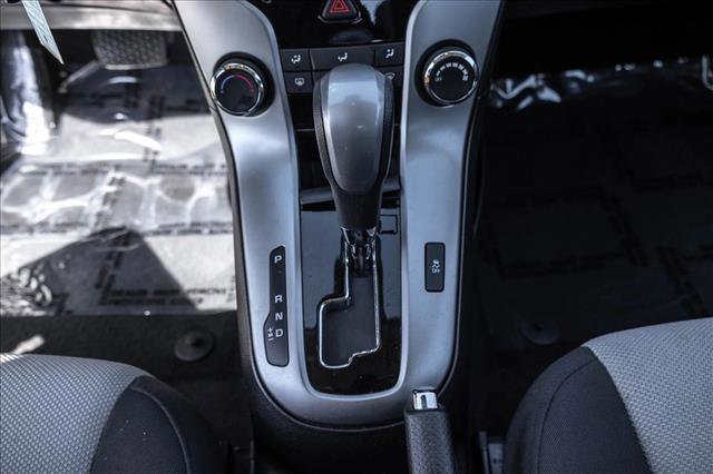 Used 2013 Chevrolet Cruze LS FWD image 15