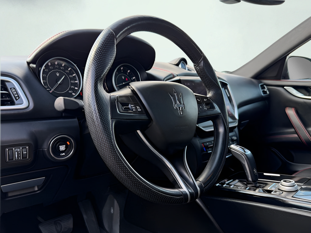 Used 2021 Maserati Ghibli RWD image 46