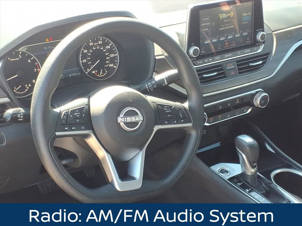 Used 2024 Nissan Altima 2.5 SV FWD image 2