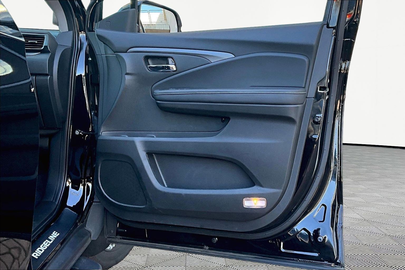 Used 2023 Honda Ridgeline RTL-E image 29