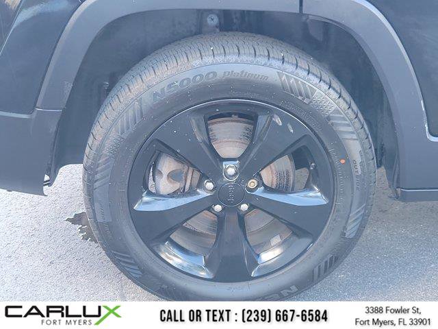 Used 2017 Jeep Cherokee High Altitude AWD/4WD image 9