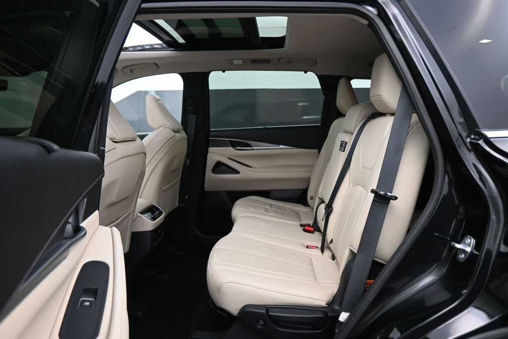 Used 2023 INFINITI QX60 Luxe w/ Cargo Package FWD image 19