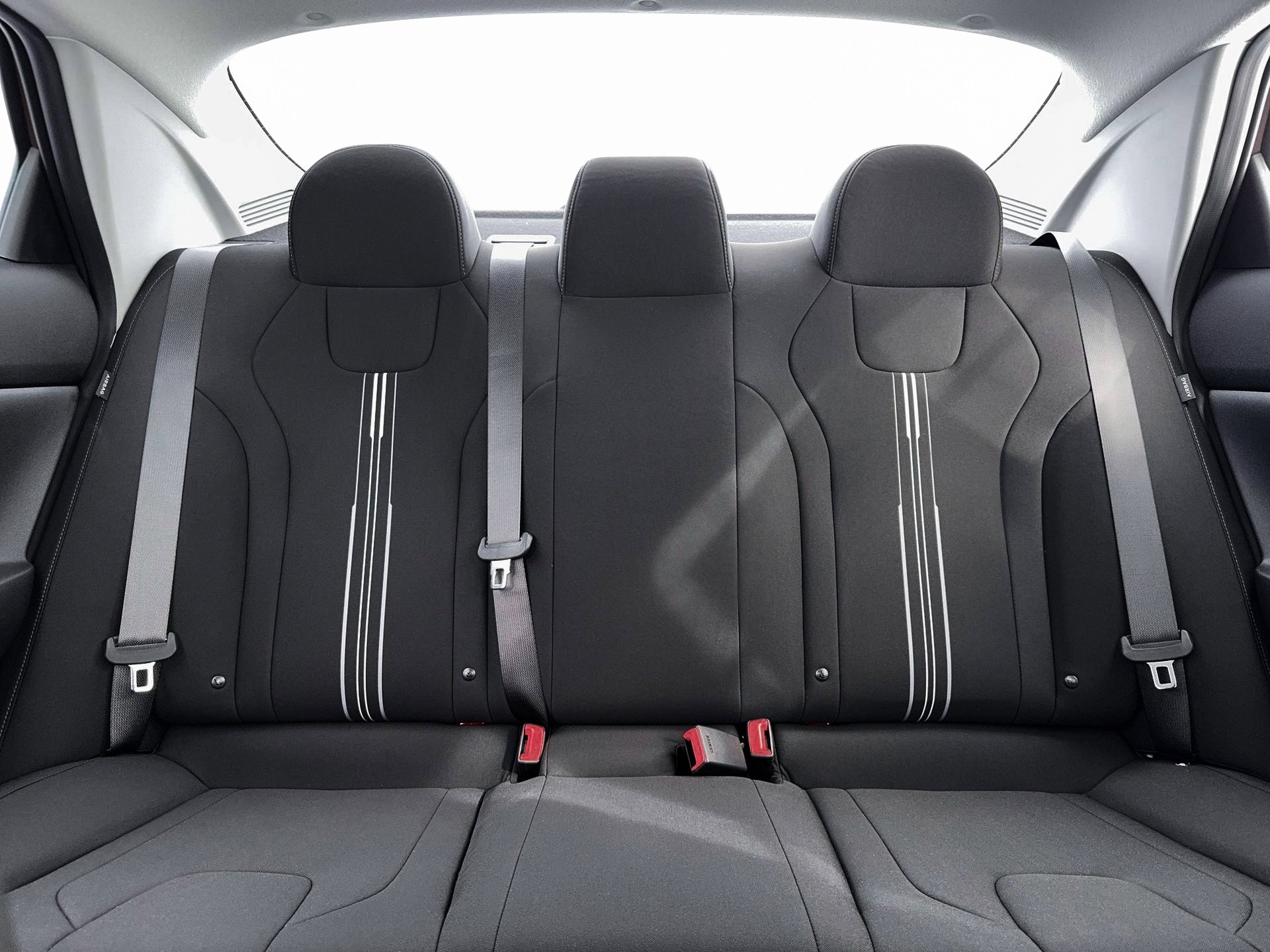 New 2026 Hyundai Elantra Hybrid w/ Cargo Package FWD image 16