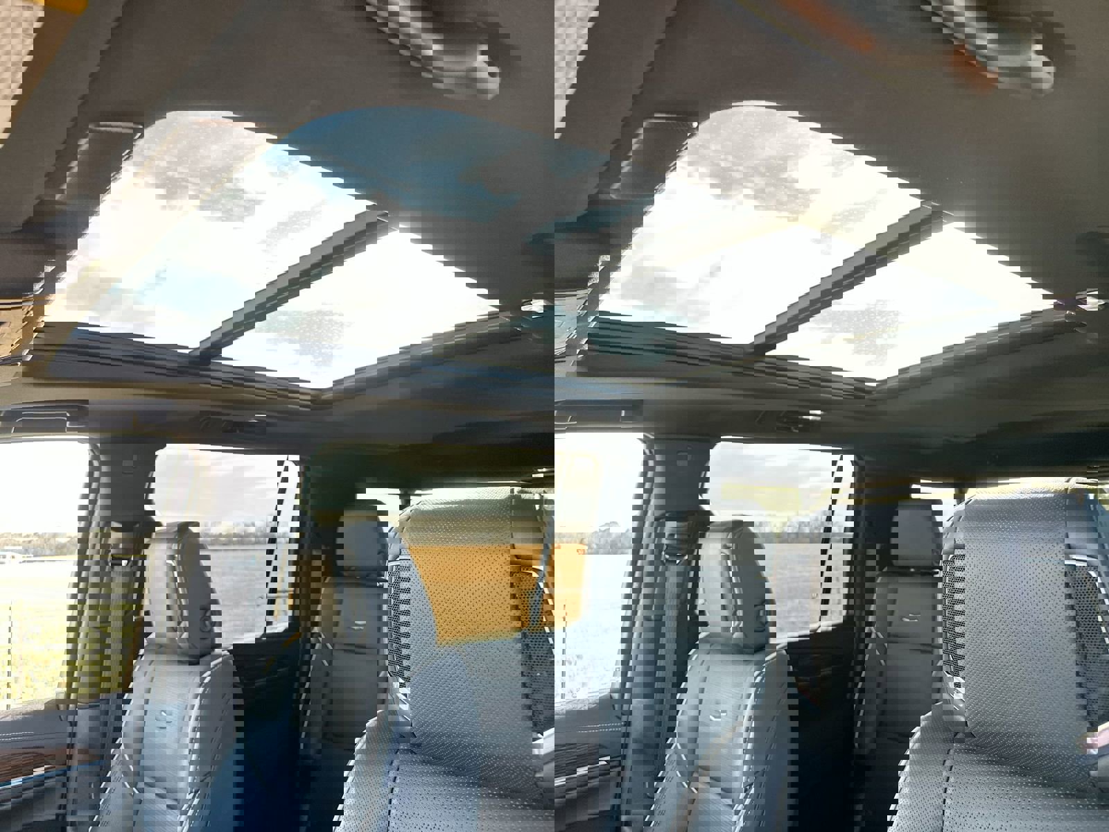 Used 2023 Cadillac Escalade ESV Premium Luxury image 22