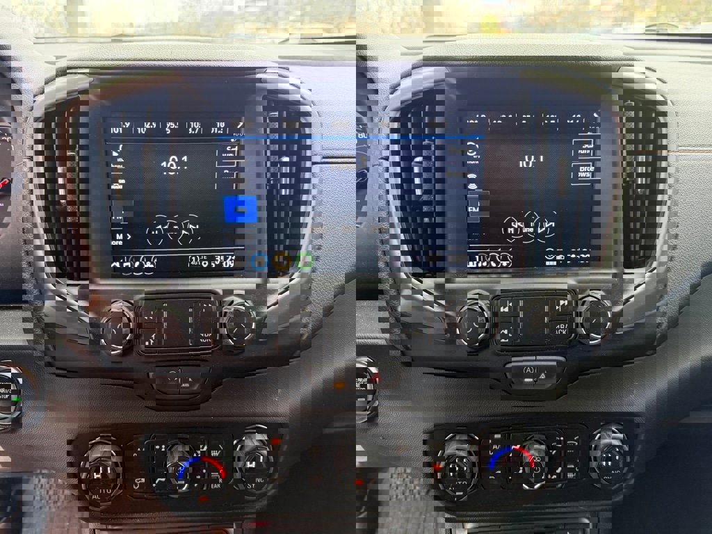 Used 2023 GMC Terrain AT4 image 15