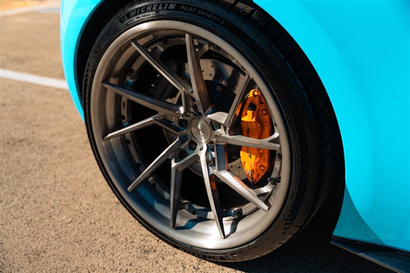 Used 2017 McLaren 570S RWD image 5