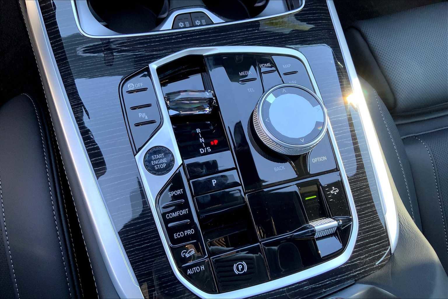 New 2026 BMW X7 M60i image 18