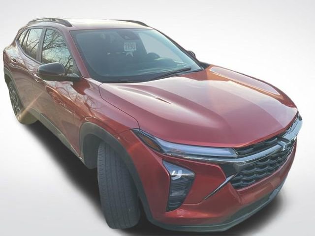 Used 2024 Chevrolet Trax RS w/ Sunroof Package image 1