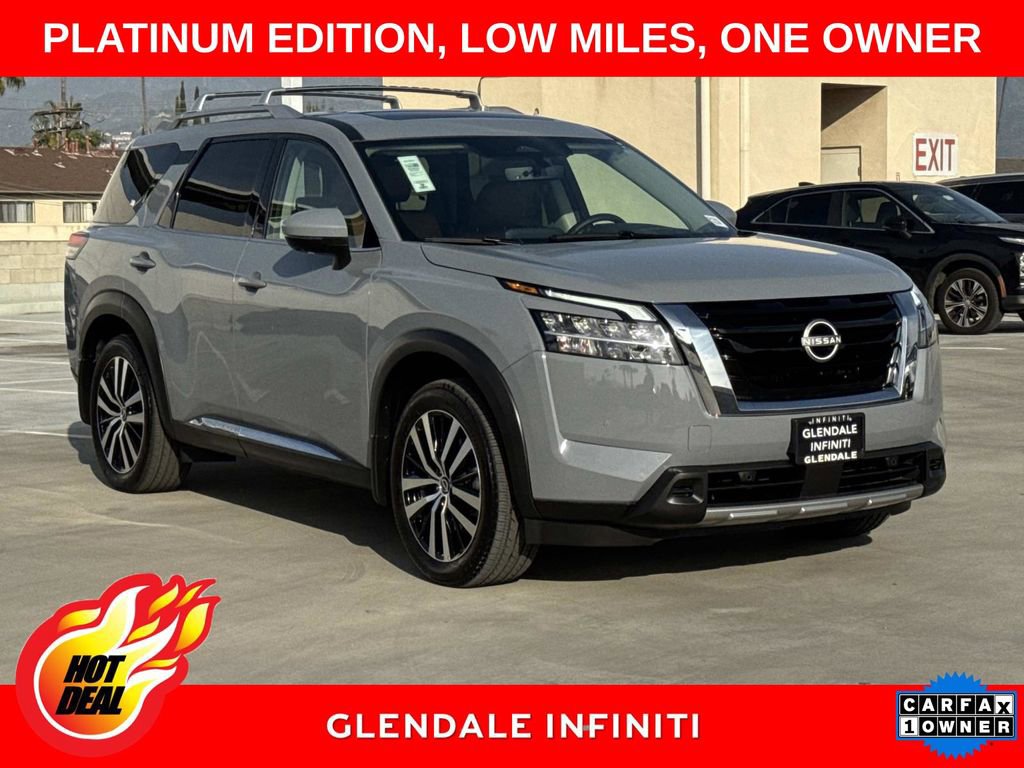 Used 2024 Nissan Pathfinder Platinum w/ Cargo Package