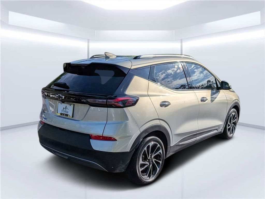 Used 2023 Chevrolet Bolt EUV Premier FWD image 3