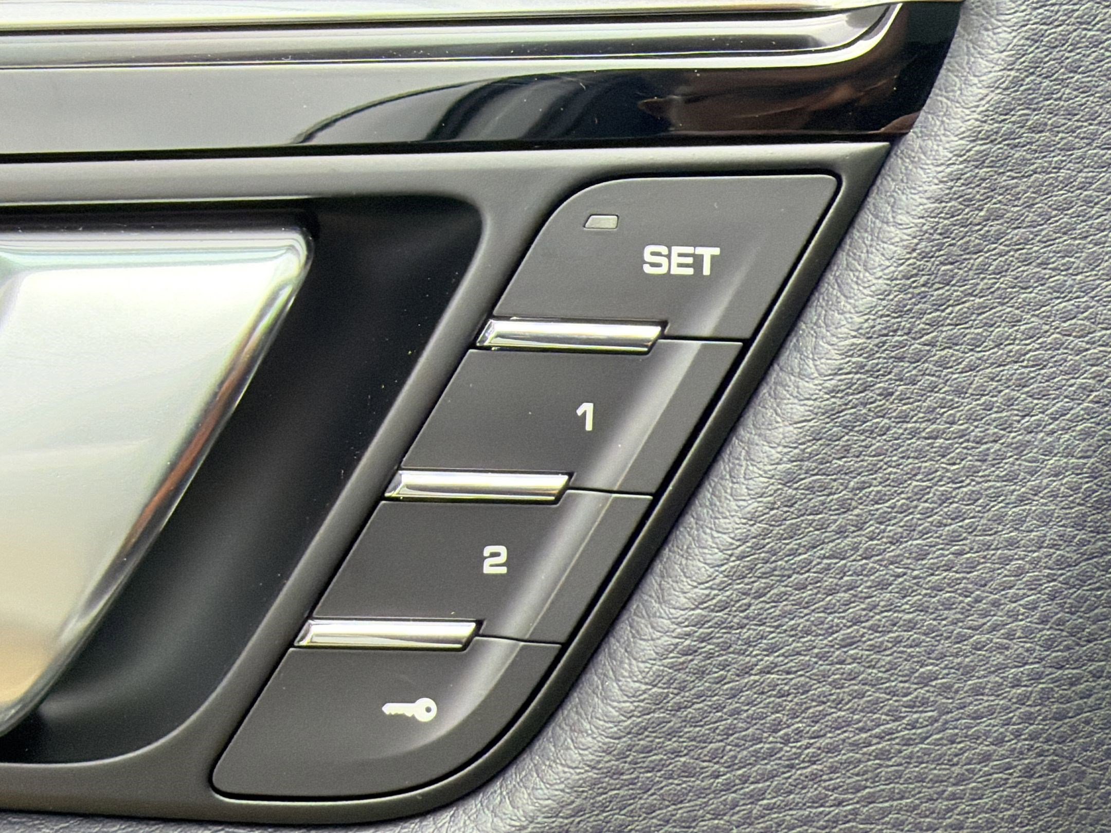 New 2026 Porsche Macan Turbo image 19