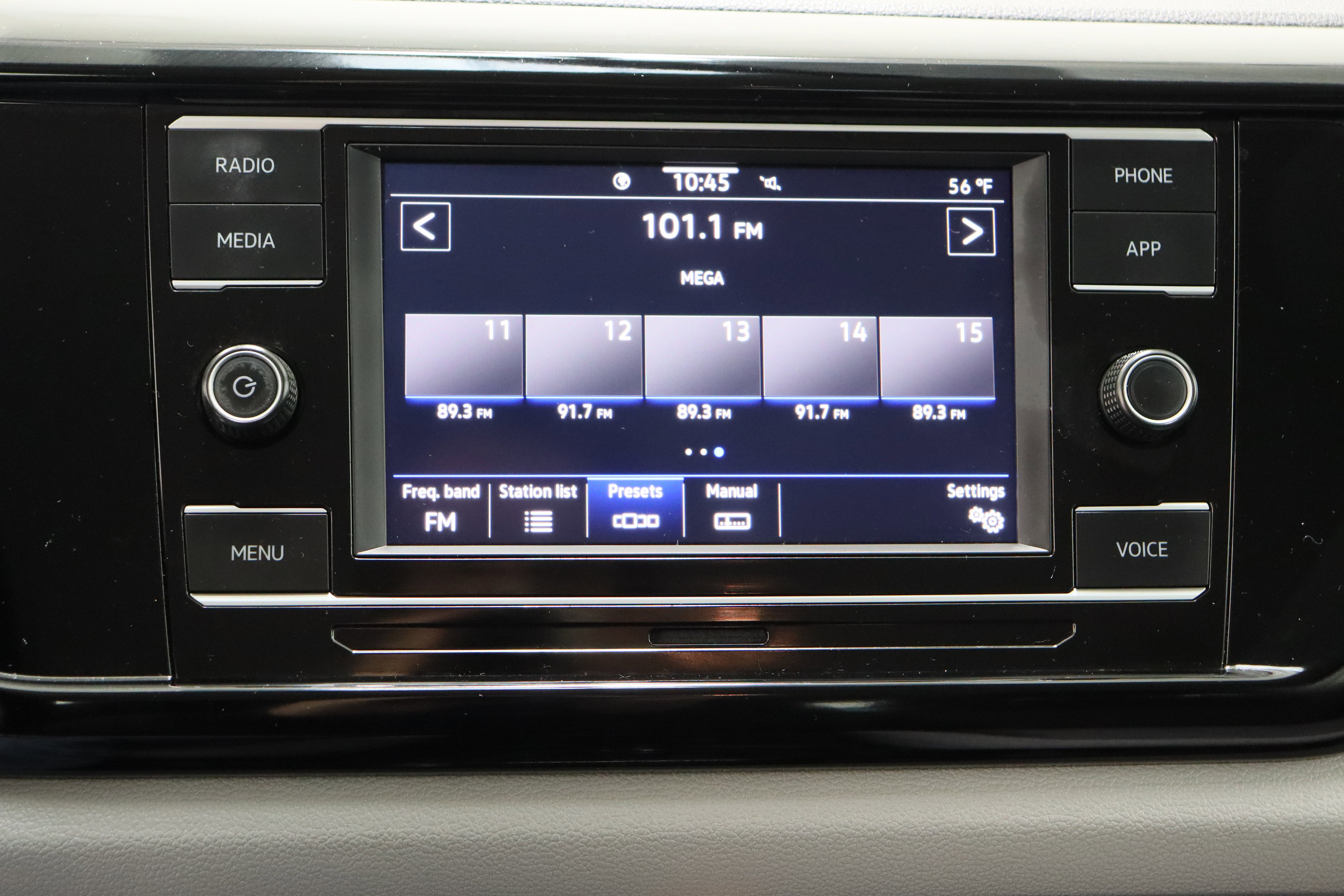 Used 2022 Volkswagen Taos S image 18