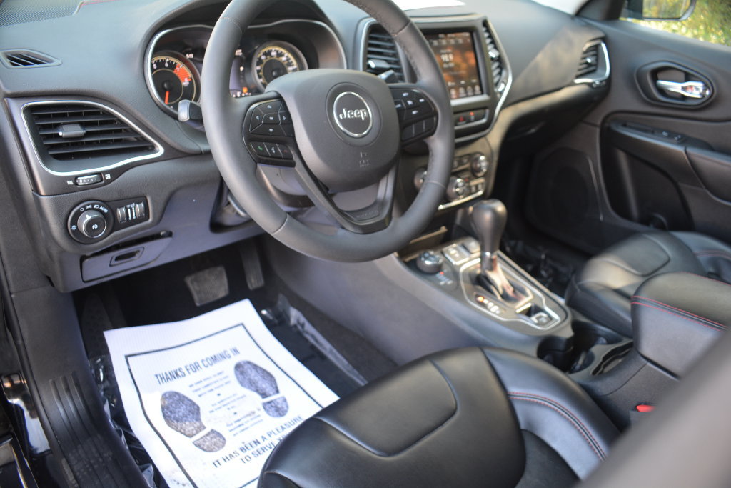 Used 2022 Jeep Cherokee Trailhawk AWD/4WD image 10