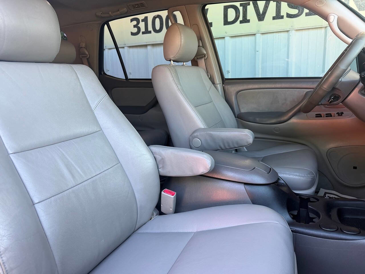 Used 2005 Toyota Sequoia SR5 RWD image 15