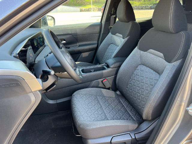 Used 2026 Nissan Kicks SV w/ Charging Package AWD/4WD image 4