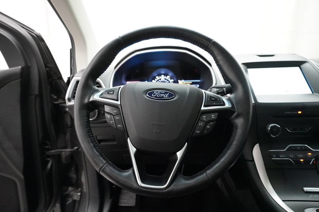 Used 2017 Ford Edge SEL w/ Equipment Group 201A AWD/4WD image 4