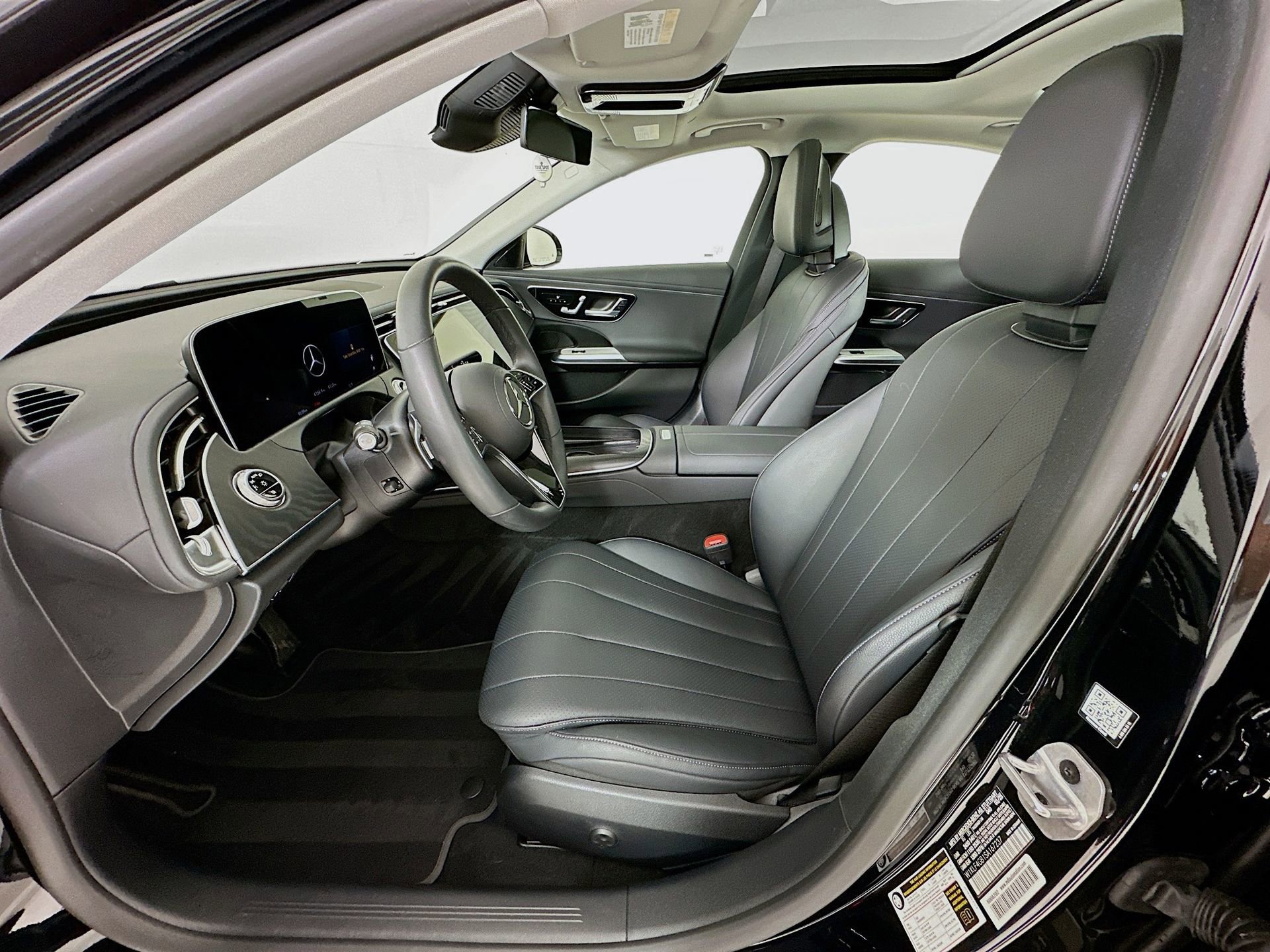 Used 2025 Mercedes-Benz E 350 Sedan image 22