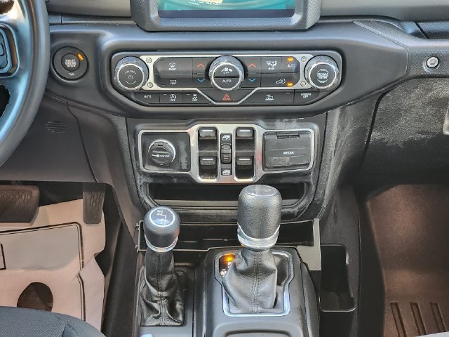 Used 2022 Jeep Wrangler Unlimited Sport AWD/4WD image 14