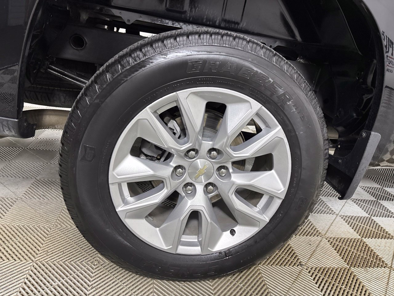 Used 2024 Chevrolet Silverado 1500 Custom AWD/4WD image 33
