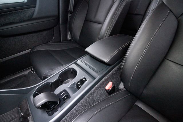 Certified 2025 Volvo XC40 B5 Plus image 10