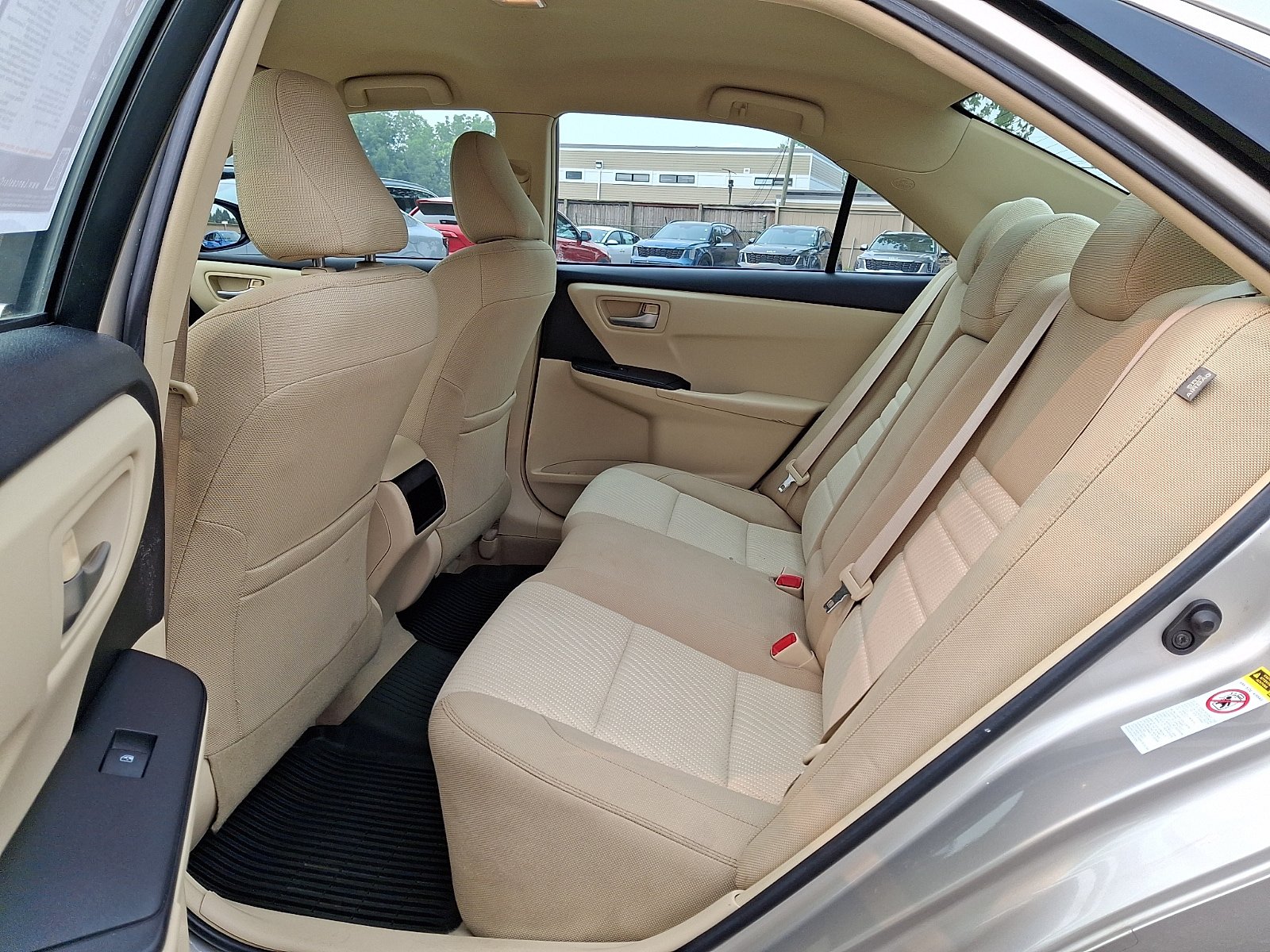 Used 2016 Toyota Camry LE FWD image 11