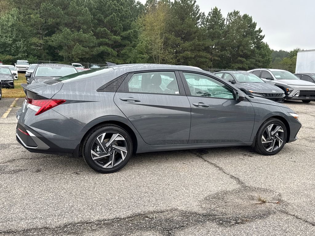 New 2025 Hyundai Elantra SEL image 6