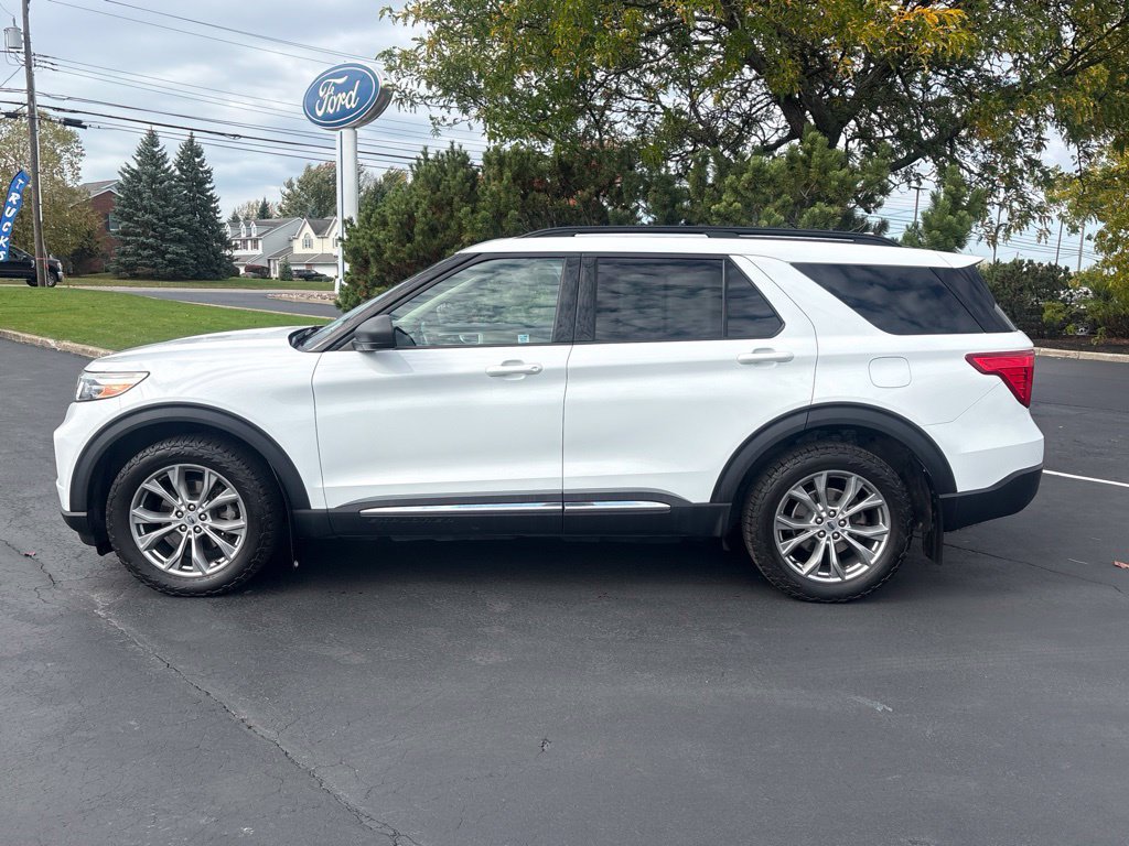 Used 2020 Ford Explorer XLT w/ Equipment Group 202A AWD/4WD image 2