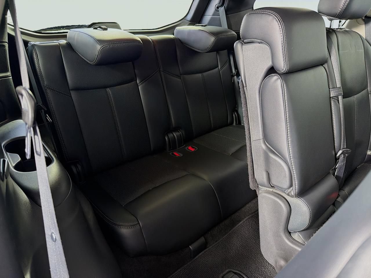 Used 2015 Nissan Pathfinder Platinum w/ Family Entertainment Package AWD/4WD image 44