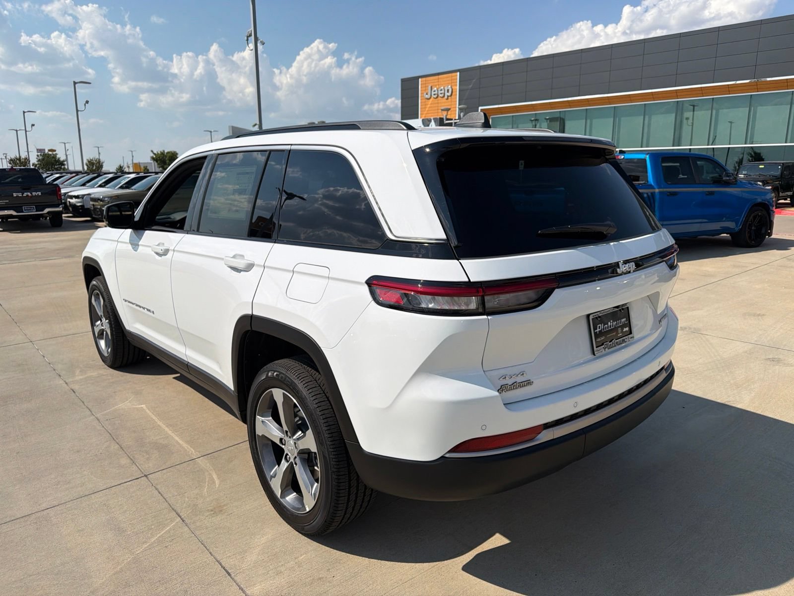 New 2026 Jeep Grand Cherokee Limited AWD/4WD image 3
