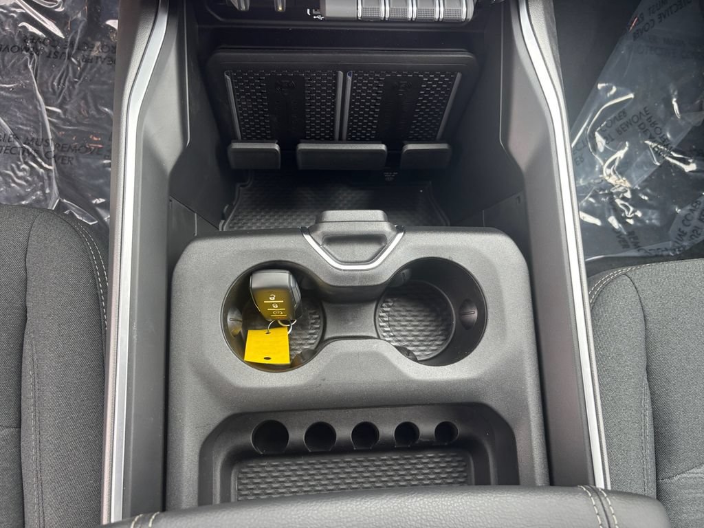 New 2025 RAM 2500 Big Horn AWD/4WD image 31