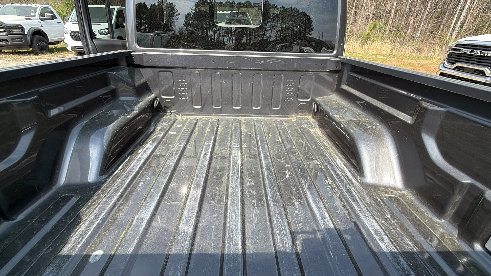 Used 2025 Jeep Gladiator Sport image 13