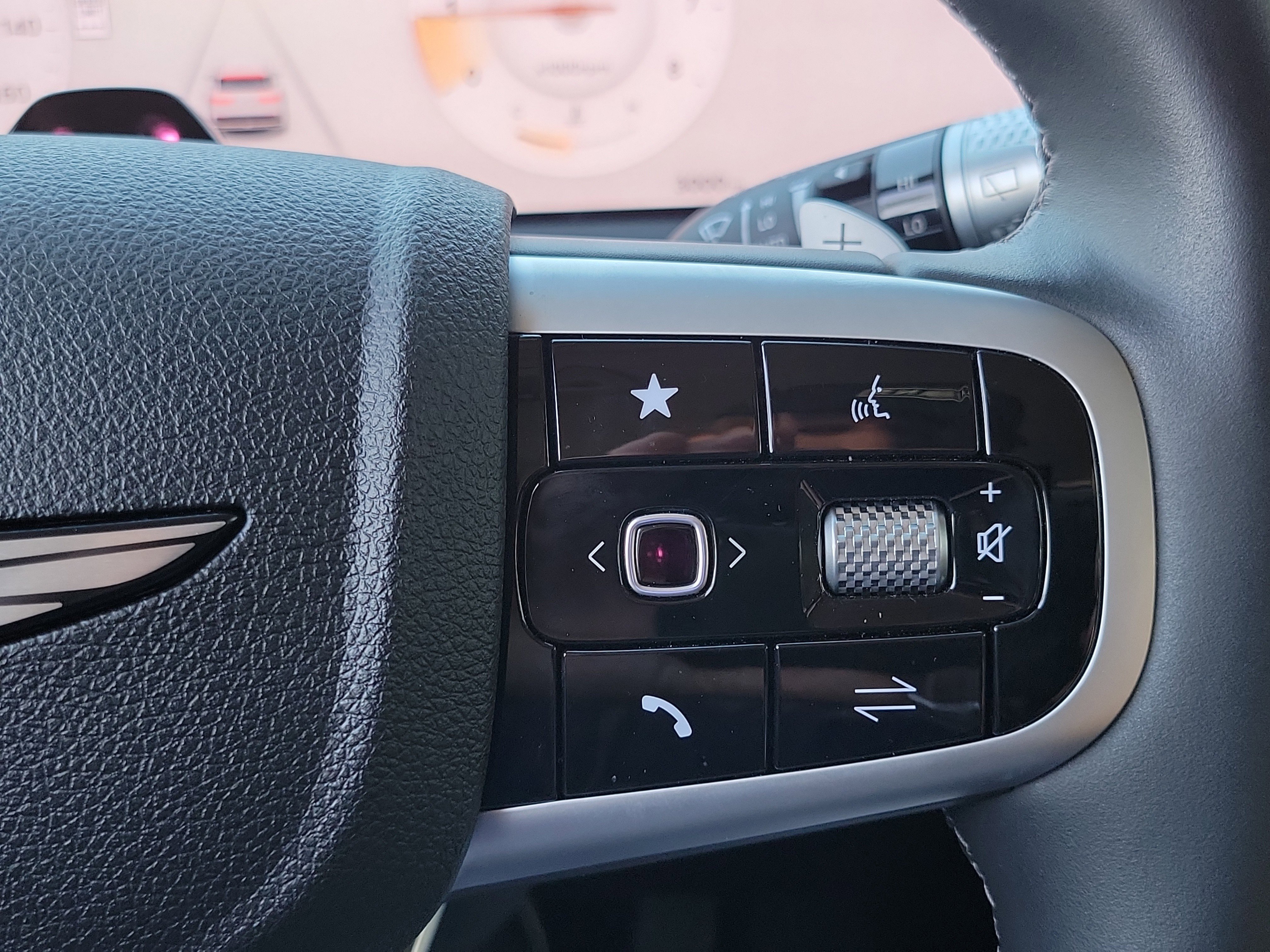 Certified 2026 Genesis GV70 2.5T image 8