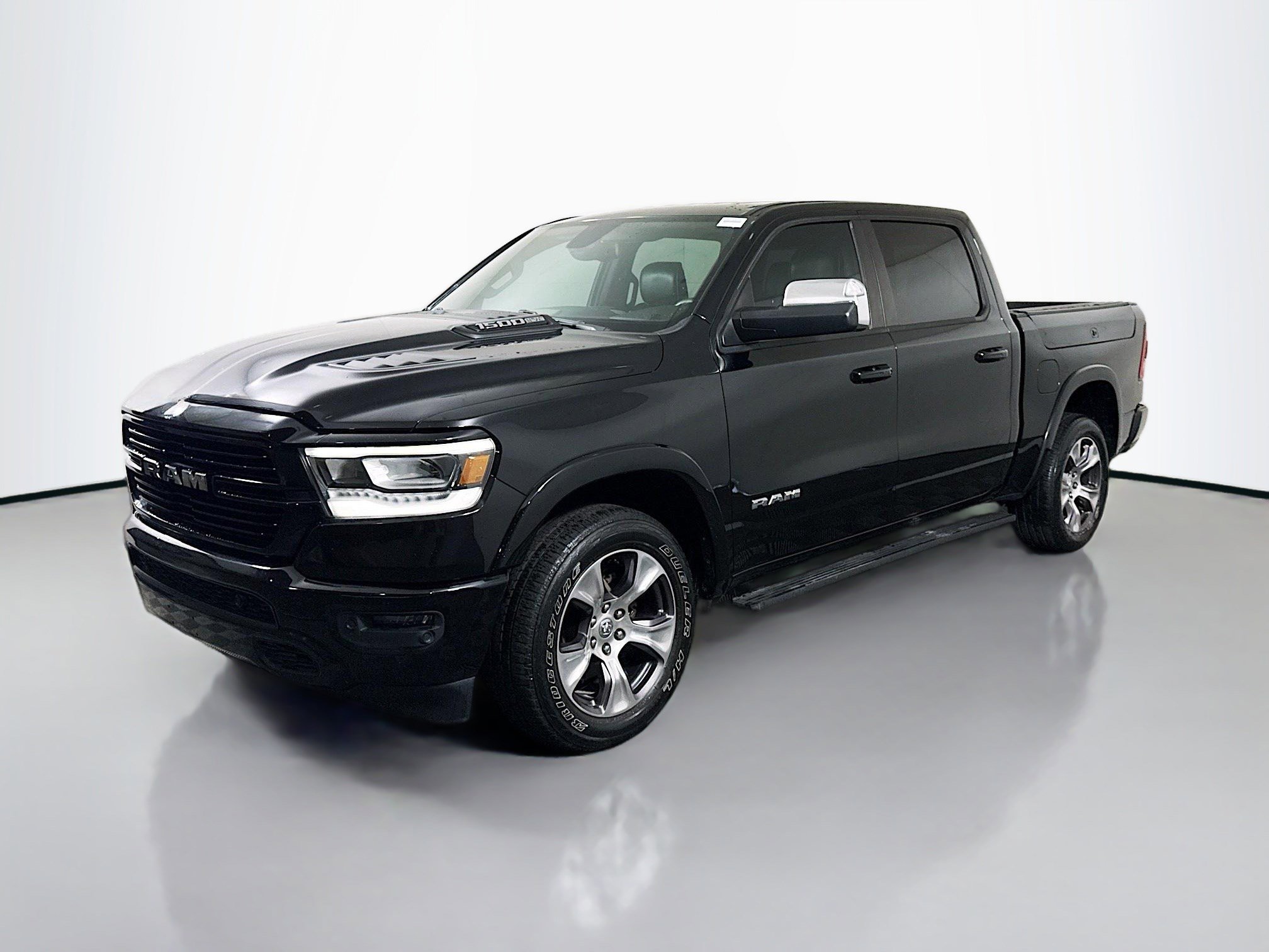 Used 2019 RAM 1500 Laramie w/ Sport Appearance Package image 4