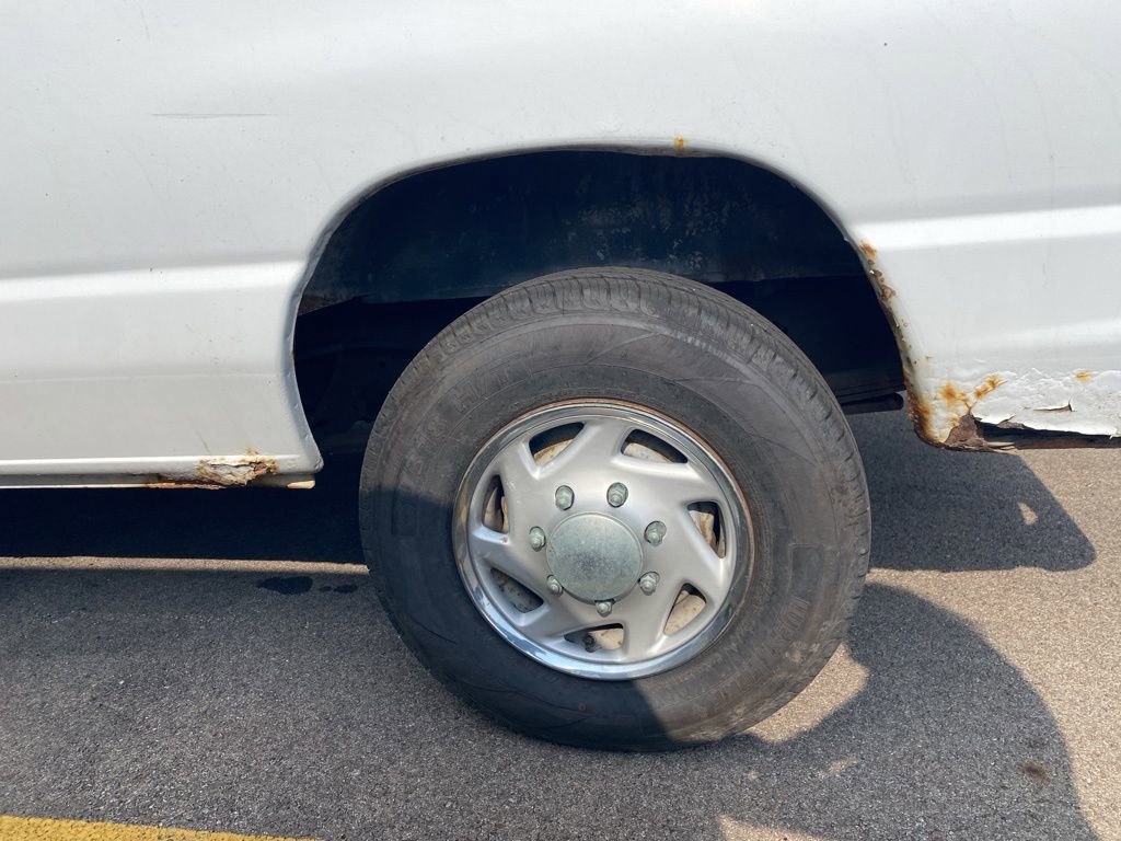 Used 2003 Ford E-250 and Econoline 250 image 12